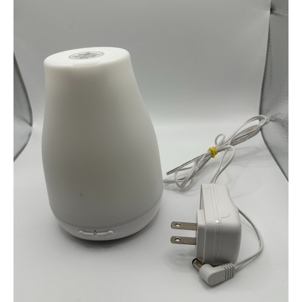 White Essential Oil Diffuser - 10W - Picture 1 of 5